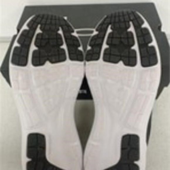NEW Under Armour Womens Surge 3 Running Shoe Sz 9.5 black - Picture 12 of 12